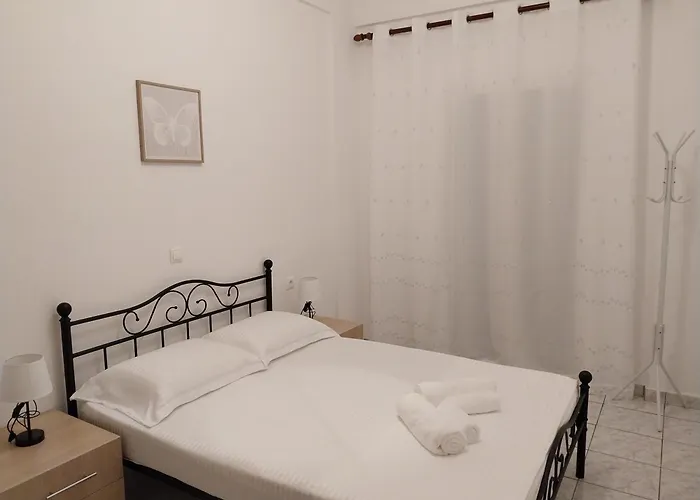Vicky's Apartment, Aliko